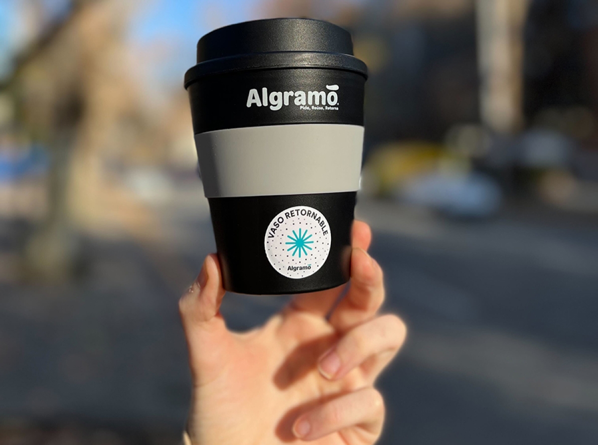 El nuevo vaso retornable de Algramo: una apuesta por transformar la industria del café